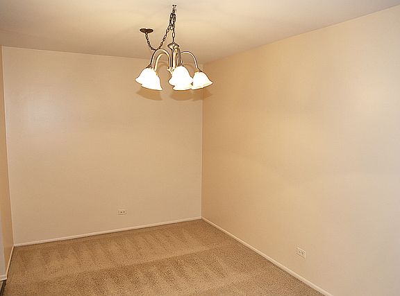 5th image of 898 Wellington Ave Unit 208