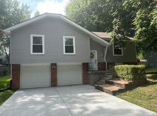 1209 SE 3rd Ter, Lees Summit, MO 64063