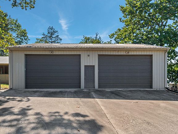 3rd image of 1109 Flicker Drive