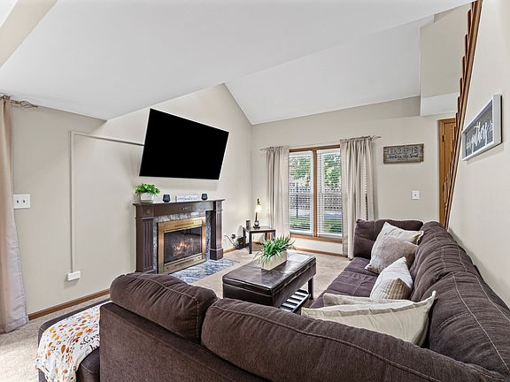 4th image of 237 N Walnut St Unit L