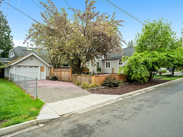 1346 NW Couch St — Photo 34