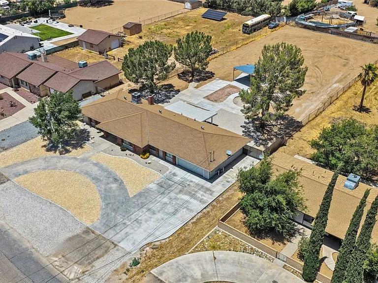 15262 El Centro St — Photo 51