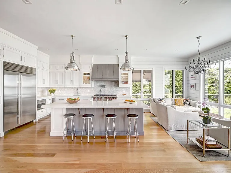82 Harbor Dr — Photo 16