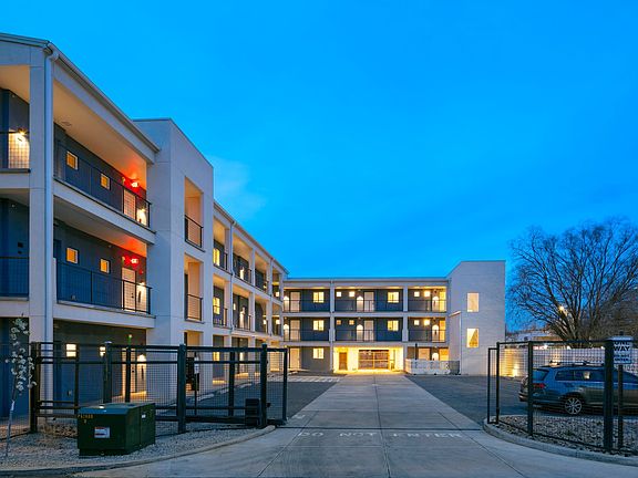 5th image of 201 Yale Blvd SE #306