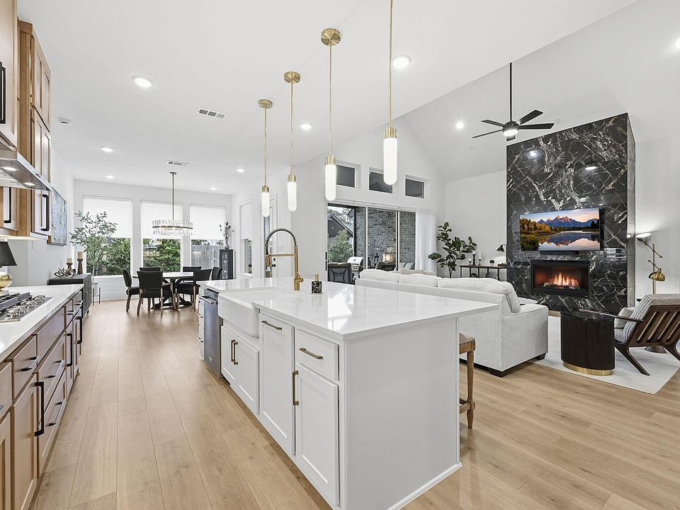 1st image of 22089 Breakwater Ln