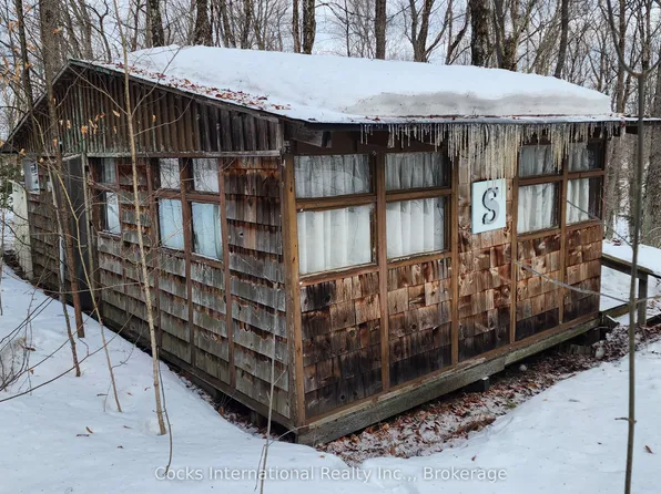 1165 Spring Lake Rd, Bracebridge, ON P1L 1X1