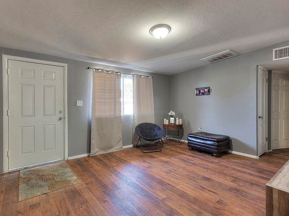5th image of 1231 E Kentucky St