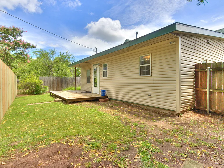 425 E Eufaula St — Photo 28