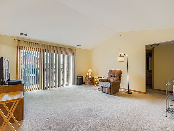 5th image of 6211 W 94th St APT 3SW