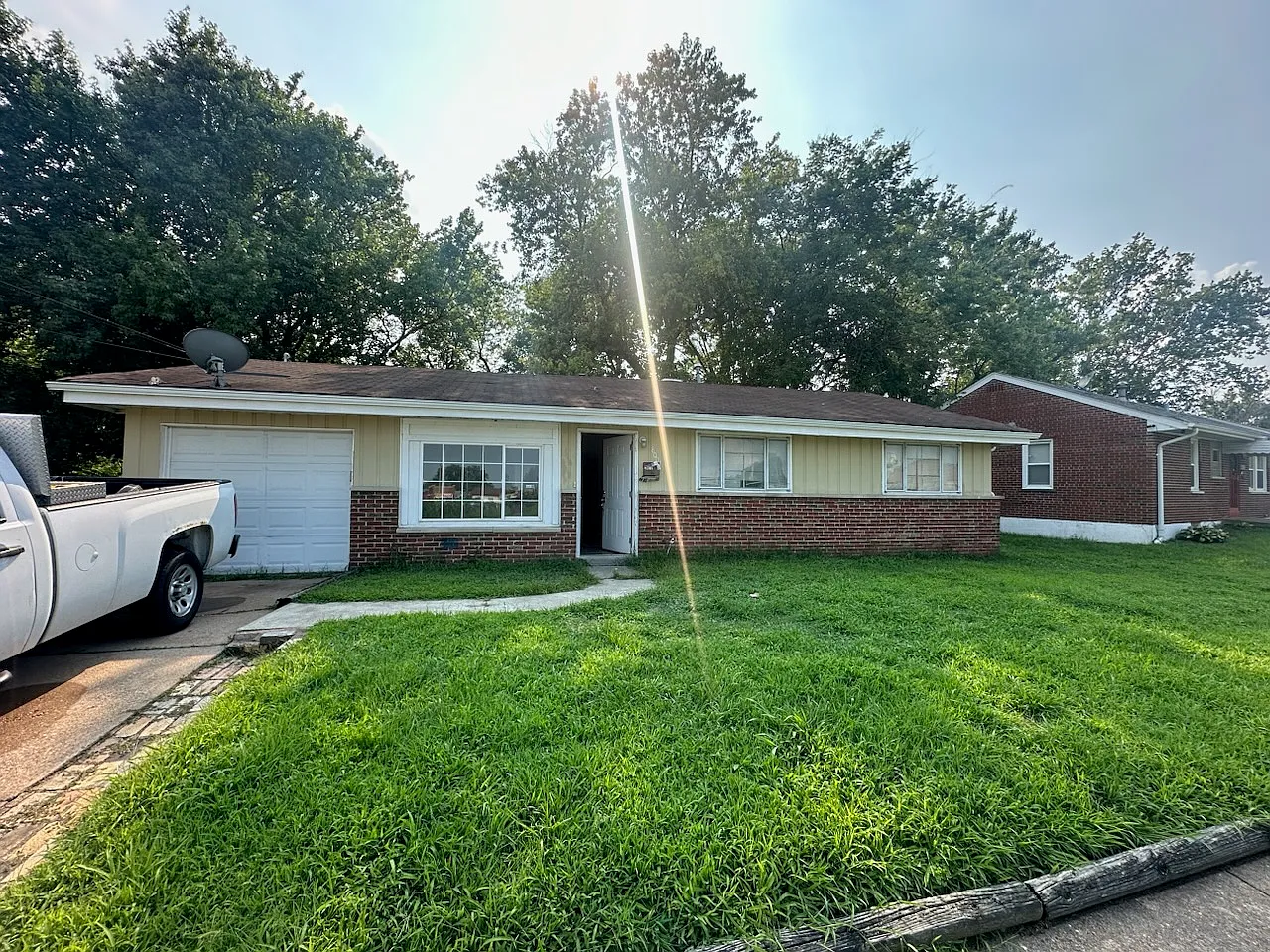 3 bed, 1064 sqft, $1,300 — Photo 1