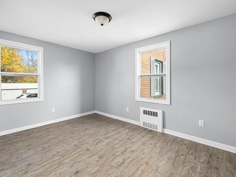 Highland View Apartments — Photo 15