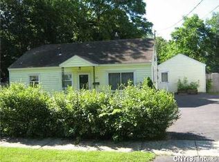 121 Lindbergh Rd, Syracuse, NY 13205