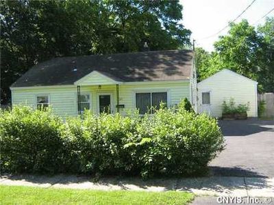 121 Lindbergh Rd, Syracuse, NY, 13205