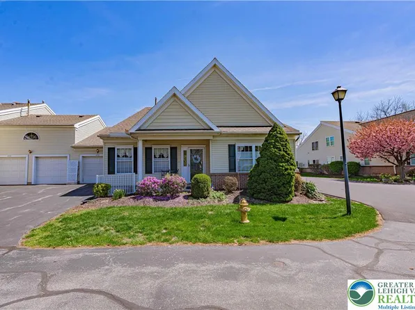 4726 Horseshoe Trl, Macungie, PA 18062