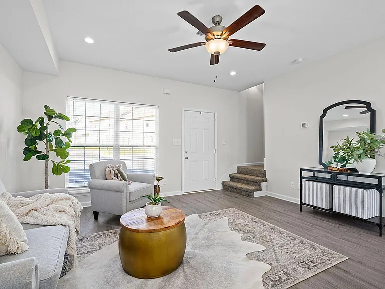401 Victory Rd — Photo 37