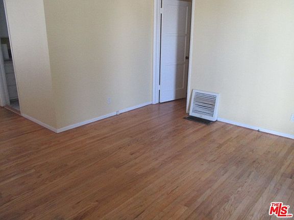 4th image of 6608 S Van Ness Ave