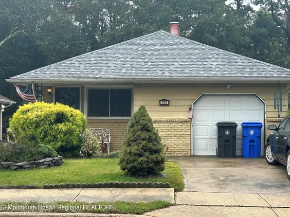 1767 Mount Everest Lane, Toms River, NJ 08753