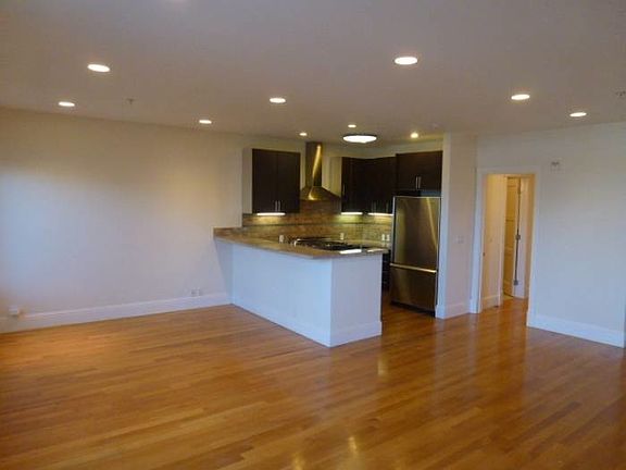 5th image of 84 Vandewater St #202
