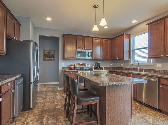 5th image of 2377 Mayfield Dr