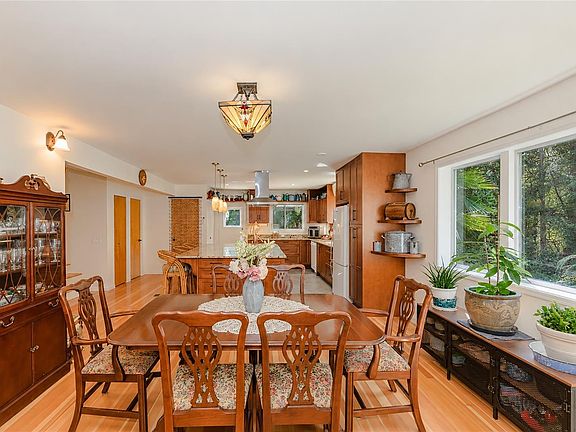 4th image of 154 High Hill Rd
