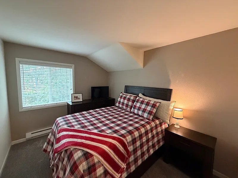 2 bed, 2.0 bath, 1041 sqft, $3,000 — Photo 4