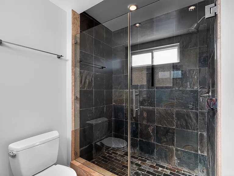 7742 Dunbarton Ave — Photo 22