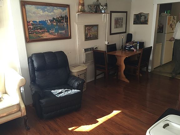 3rd image of 1802 E Okaloosa Ave