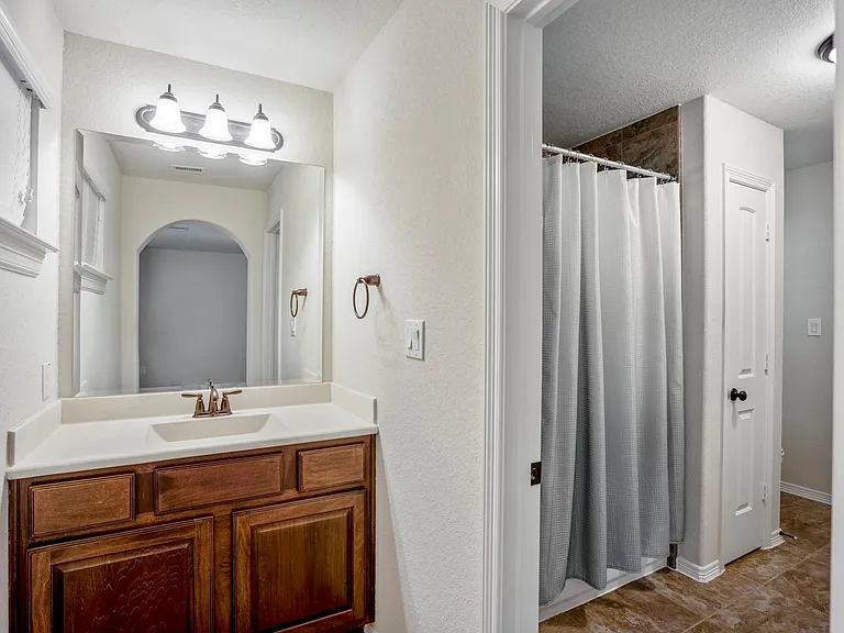11306 Longmire Creek Ct — Photo 36