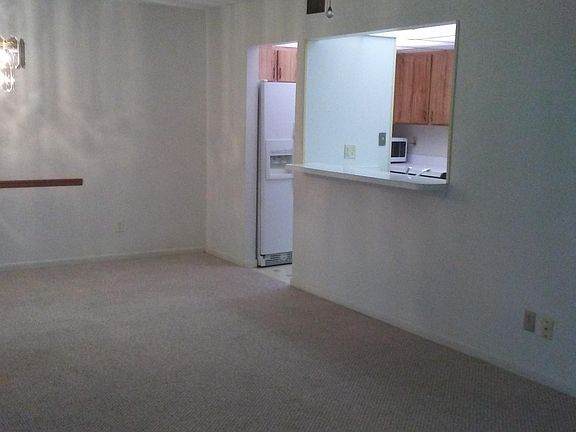 5th image of 195 Hickory Woods Ct #10D
