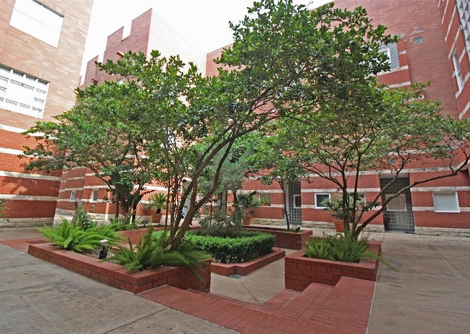 1st image of 4004 Montrose Blvd APT 14E