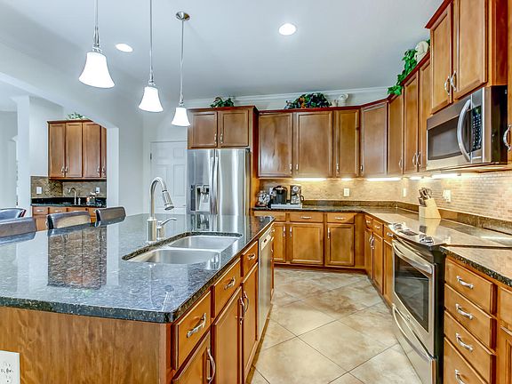 4th image of 6204 Clearsky Dr