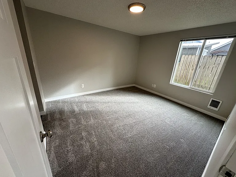 Greenfield Apartments — Photo 22