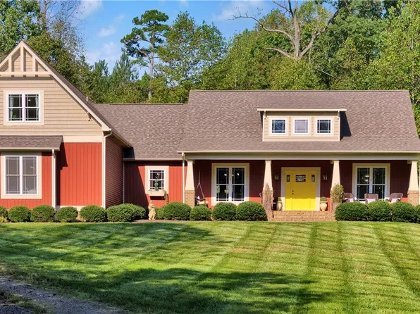 8281 Hidden Valley Ct, Amelia Court House, VA 23002