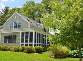 60 Hathaway Pond Cir, Rochester, MA 02770