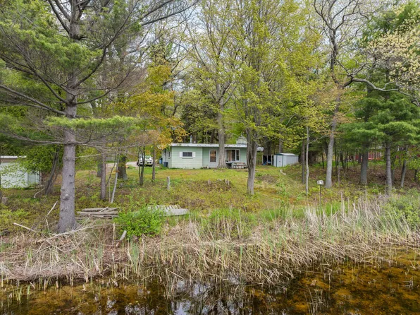 95 Piney Rd, Manistee, MI 49660