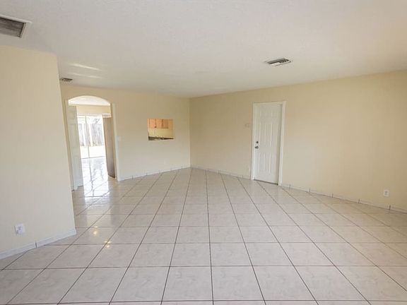 4th image of 6061 Wauconda Way E