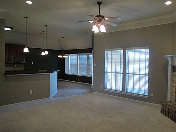 3rd image of 322 Wintergreen Ct