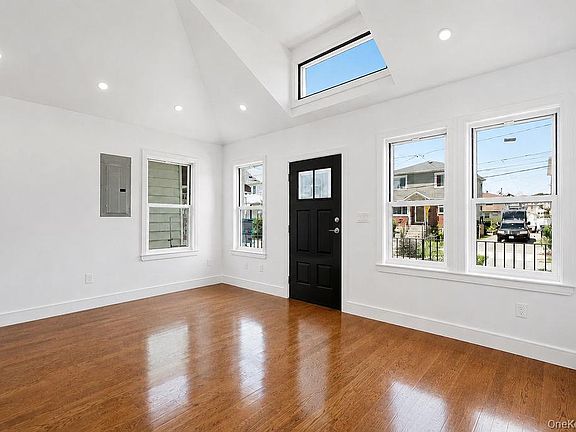 5th image of 69-39 Elizabeth Avenue