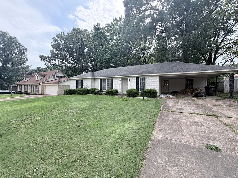 3331 Fox Chase Dr — Photo 1