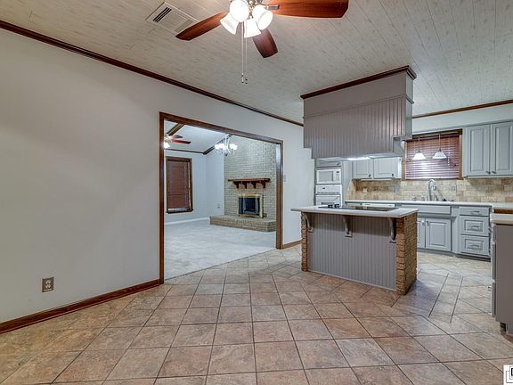 5th image of 216 Williamsburg Dr