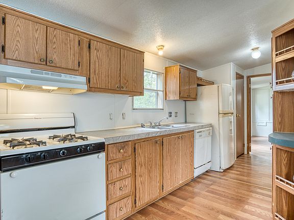 3rd image of 2261 Drive In Ln #68