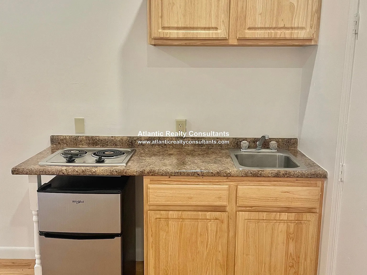 Studio, 300 sqft, $2,195 — Photo 3