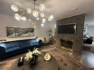 2216 Folkestone Way #10, West Vancouver, BC V7S 2X7
