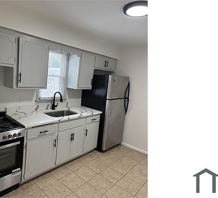3rd image of 10401 S Ewing Ave #2R