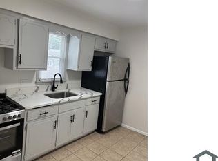 10401 S Ewing Ave, Chicago, IL 60617