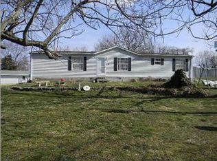 402 E Warrick St, Owensville, IN 47665