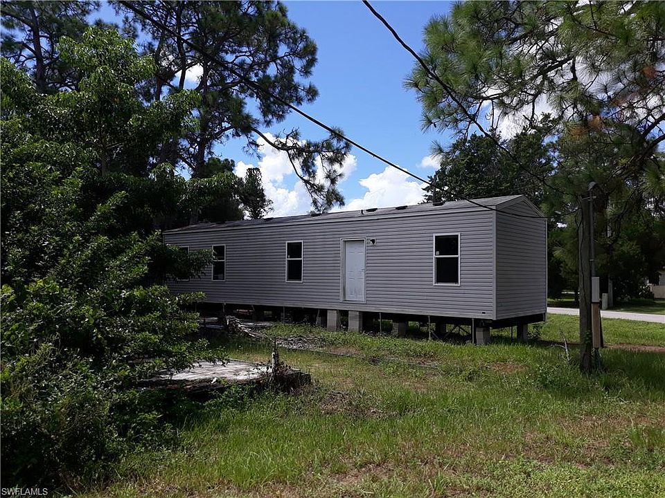 1st image of 8027 Hart Dr