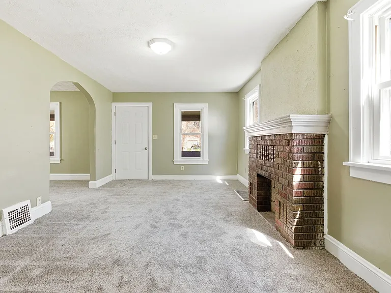 766 Lafollette St — Photo 3