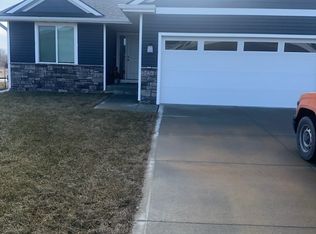 426 SE Dapple Dr, West Des Moines, IA 50265
