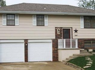 1208 Franklin Dr, Weston, MO 64098